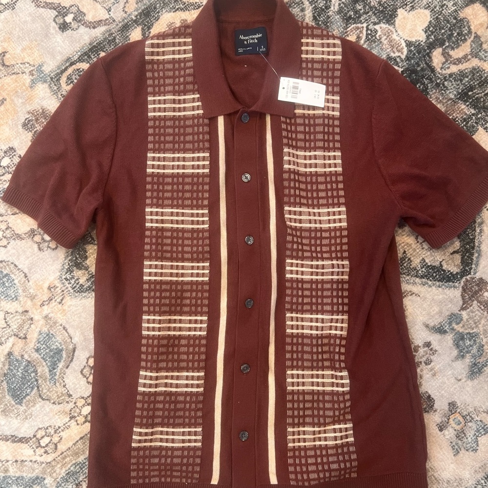 Abercrombie & Fitch Men's Maroon and Tan Button Down Shirt